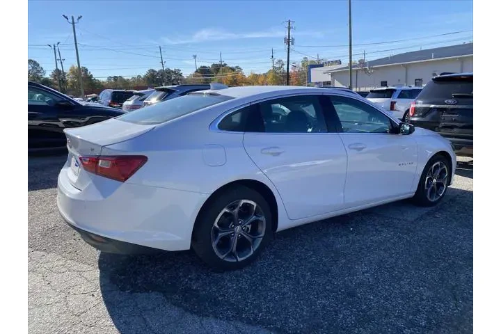 $19989 : Chevrolet Malibu 2024 LT 4dr image 3