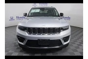 $29375 : Jeep Grand Cherokee 2024 4x4 thumbnail