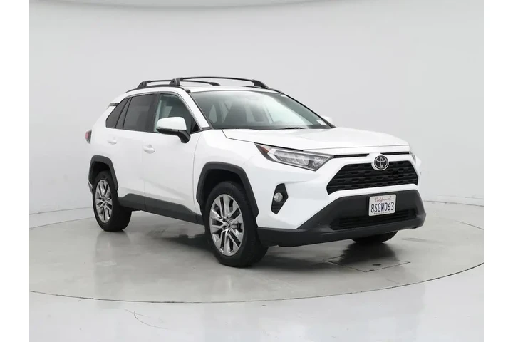 $27998 : Toyota RAV4 2020 XLE Premium image 1