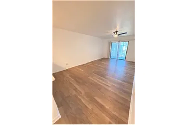 $1300 : Rental property with 2 bedro image 3