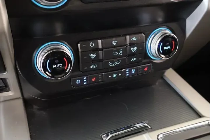 $32762 : Ford F-150 2019 4x4 Lariat 4 image 8