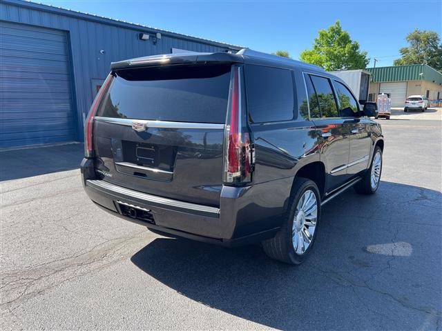 $31888 : 2016 Escalade Platinum, BEAUT image 7