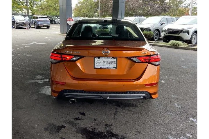 Nissan Sentra 2023 SR 4dr Se image 6