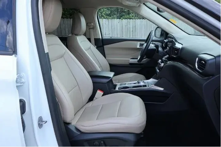 $27399 : Ford Explorer 2024 Limited 4 image 8