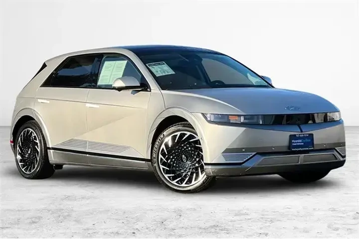 $28990 : Hyundai IONIQ 5 2023 AWD Lim image 1