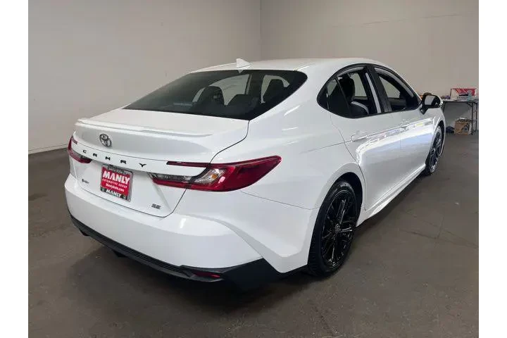 $28775 : Toyota Camry 2025 SE 4dr Sed image 3