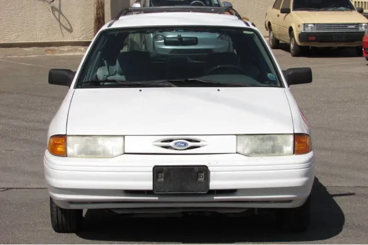$2995 : 1995 Escort LX image 4