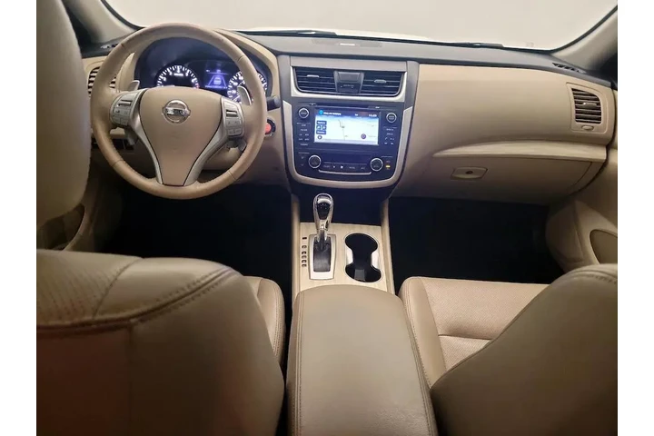 $13998 : Nissan Altima 2016 3.5 SL 4d image 9