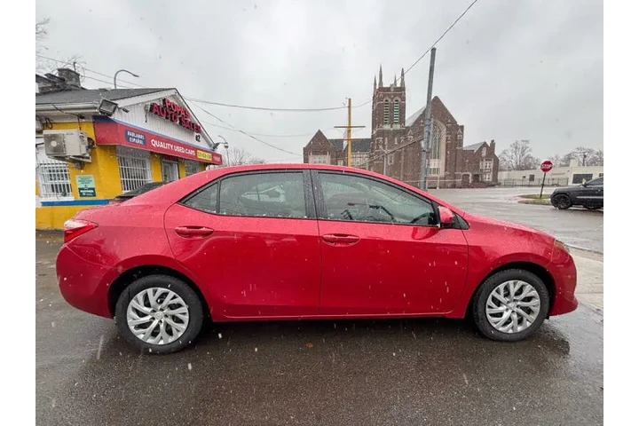 $19995 : 2017 Corolla LE image 9