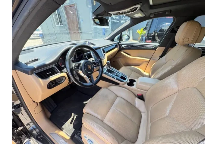 2017 Macan S image 9