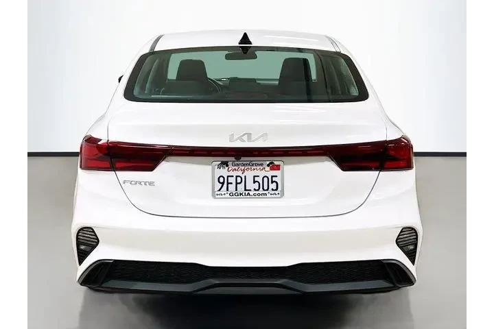 $17979 : Kia Forte 2023 LXS 4dr Sedan image 6