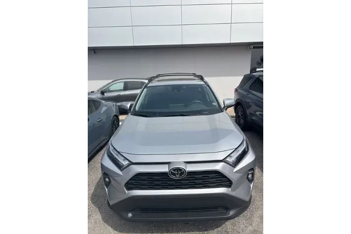 $35201 : Toyota RAV4 2024 XLE Premium image 7