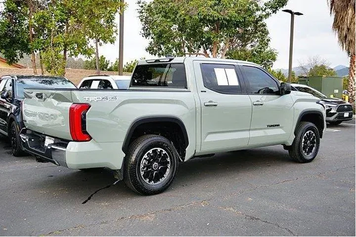 $39974 : Toyota Tundra 2023 4x4 SR5 4 image 9