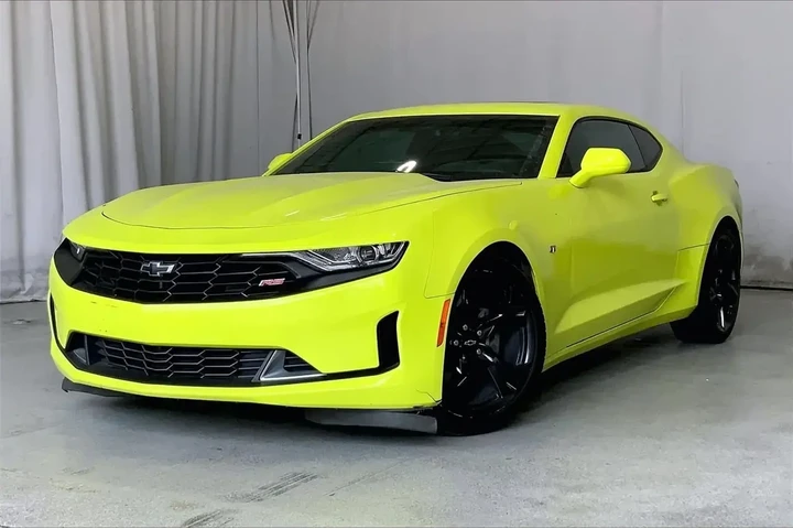 $22471 : Chevrolet Camaro 2021 LT 2dr image 1