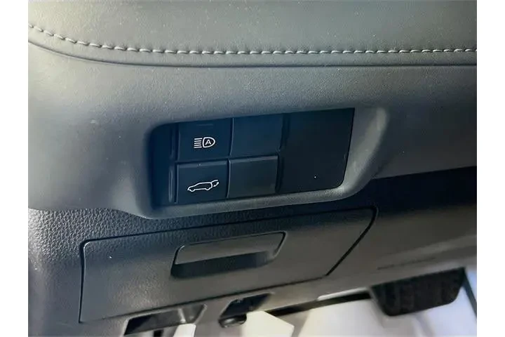 $38800 : Toyota Highlander Hybrid 202 image 10