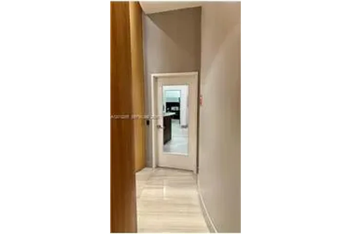 $4100 : Rental property with 1 bedro image 9