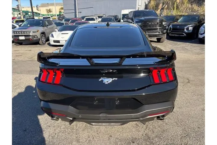 $26898 : Ford Mustang 2024 EcoBoost 2 image 5