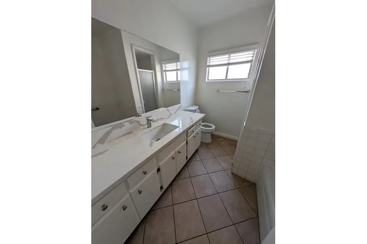 $1100 : Alquiler Apartamento LA image 6