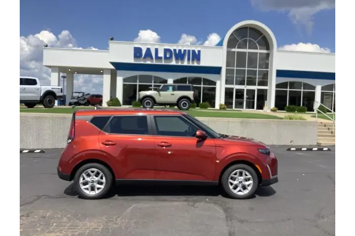 $20950 : Kia Soul 2023 LX 4dr Crossov image 8