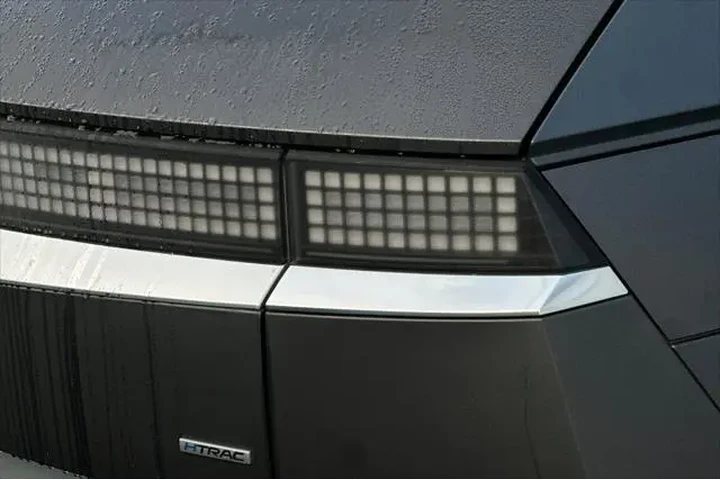 $27990 : Hyundai IONIQ 5 2023 AWD Lim image 6