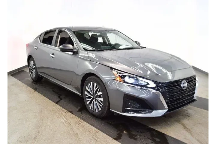 $20994 : Nissan Altima 2025 2.5 SV 4d image 2