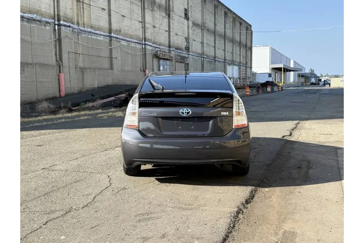 $12988 : 2010 Prius III image 10
