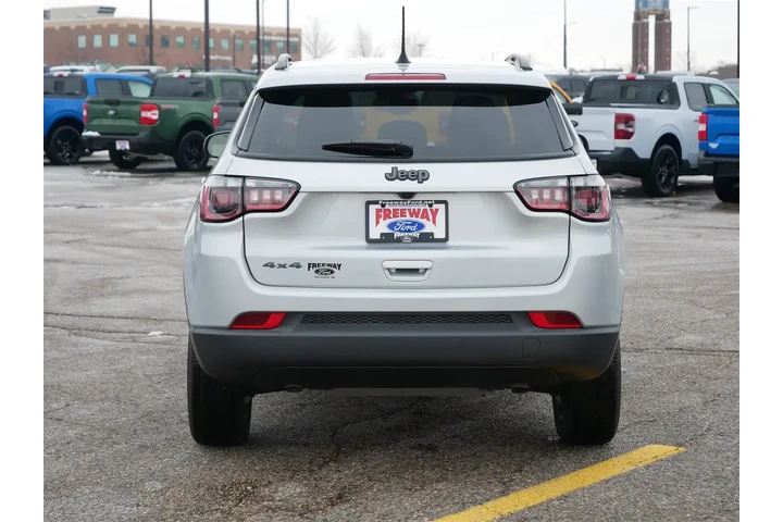 $24990 : Jeep Compass 2025 4x4 Latitu image 4