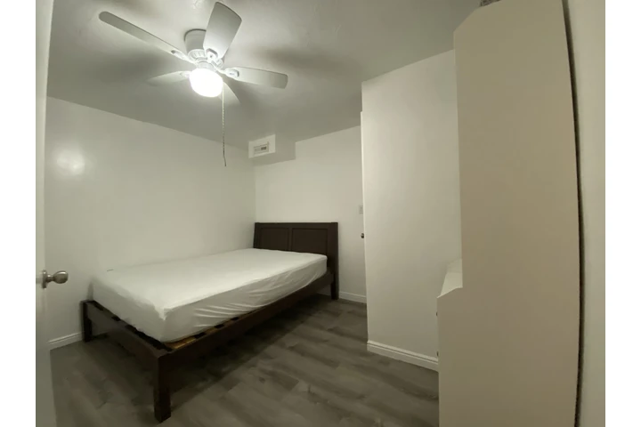 $470 : Cuarto en renta image 3