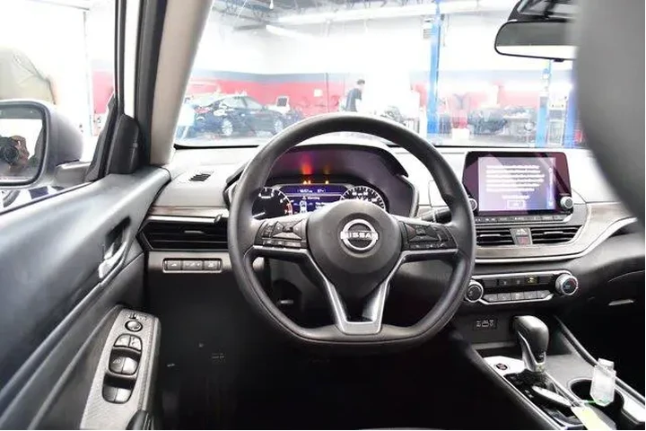$20994 : Nissan Altima 2025 2.5 SV 4d image 8