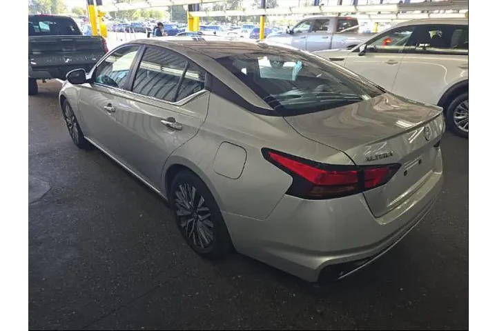 $21995 : Nissan Altima 2024 2.5 SV 4d image 4