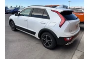 $24588 : Kia Niro 2024 EX 4dr Crossov thumbnail