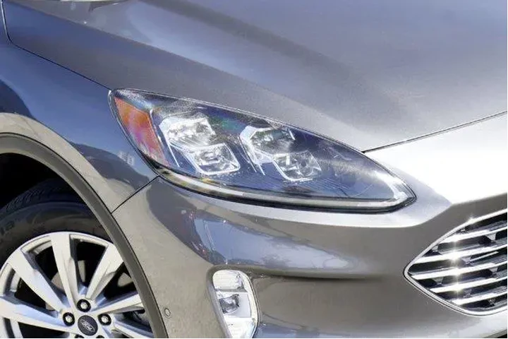 $26977 : Ford Escape 2022 AWD Titaniu image 2