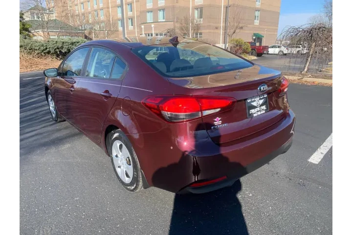 $9995 : 2018 Forte LX image 4