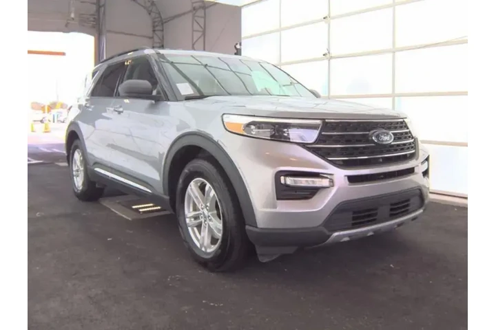 $23495 : Ford Explorer 2023 XLT 4dr S image 4