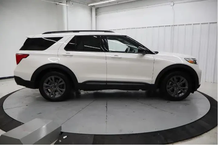$28995 : Ford Explorer 2023 XLT 4dr S image 2