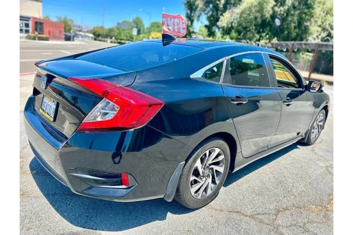 $17995 : 2018 Civic EX image 9