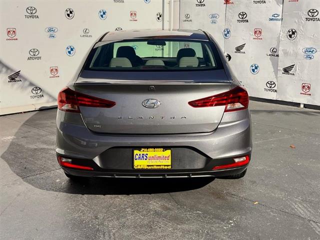 $13495 : Used 2019 Elantra SE Auto for image 4