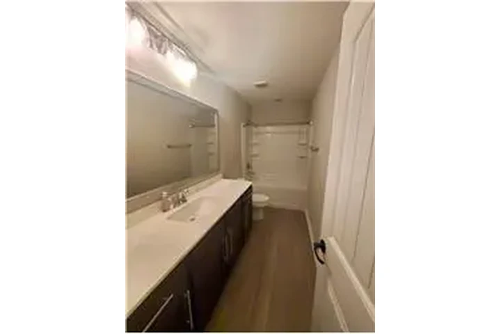 $2200 : Rental property with 3 bedro image 10