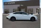 $12995 : Hyundai ELANTRA 2024 SEL 4dr thumbnail