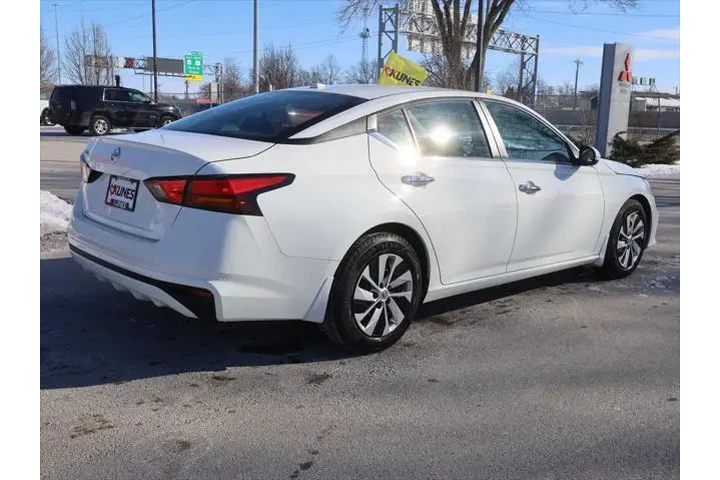 $14277 : Nissan Altima 2019 2.5 S 4dr image 8