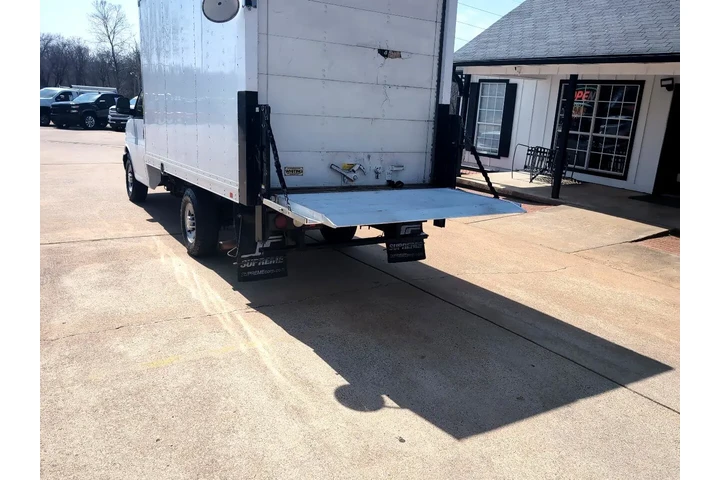 $19995 : 2016 Express Commercial Cutaw image 4