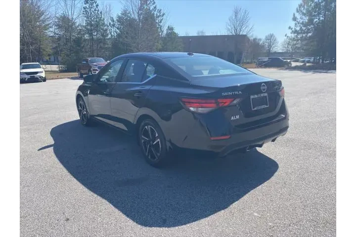 $18920 : Nissan Sentra 2025 SV 4dr Se image 4