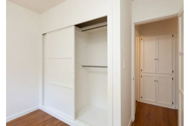 $2400 : 3Bed/2Bed House available now image 6