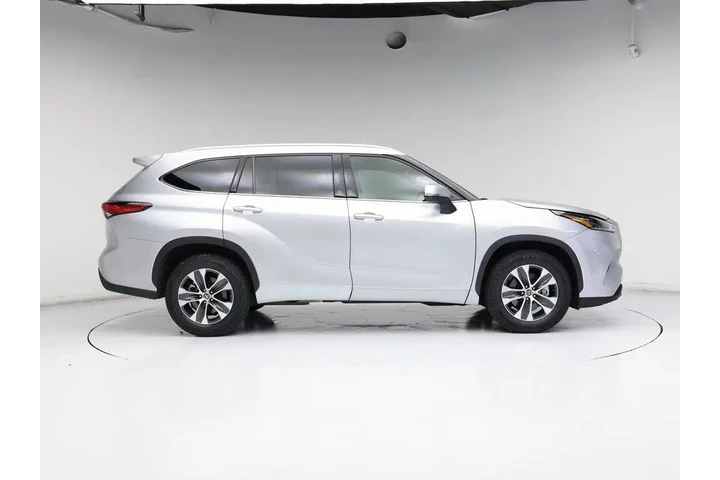 $33998 : Toyota Highlander 2021 XLE 4 image 7
