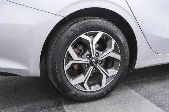 $14556 : Kia Forte 2021 LXS 4dr Sedan image 10