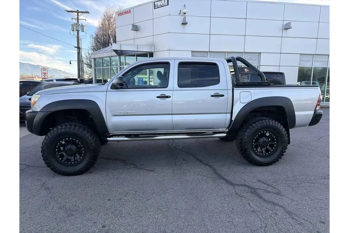 $28710 : 2011 Tacoma image 3