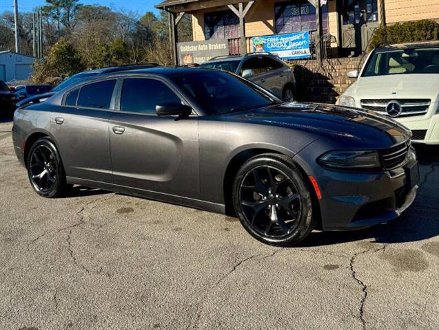 $6900 : 2015 Charger SE image 1