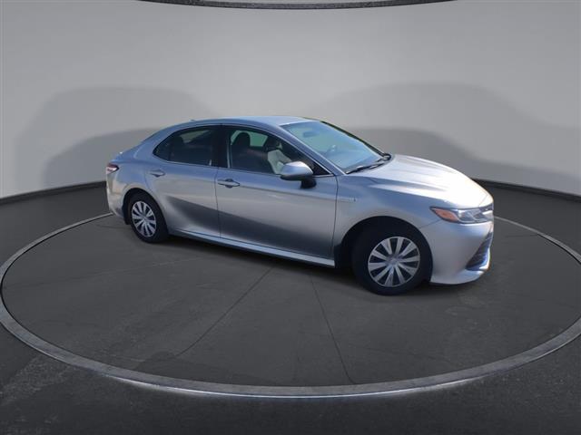 $23000 : PRE-OWNED 2020 TOYOTA CAMRY H image 2