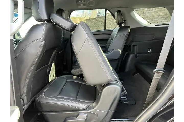 $32893 : Ford Explorer 2023 AWD XLT 4 image 6