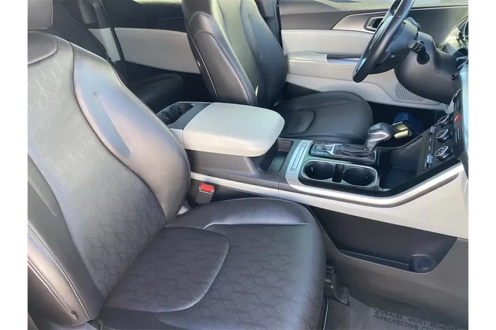 $26995 : Kia Carnival 2024 LX 4dr Min image 10